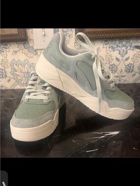 Under Armour Women’s Light Sage Green/white Sneakers